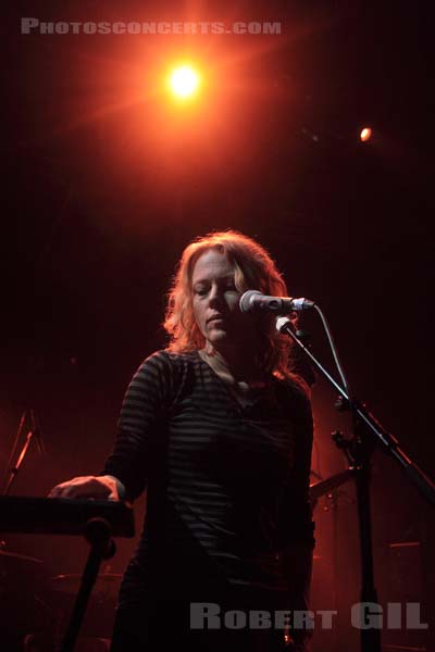 DEAN WAREHAM PLAYS GALAXIE 500 - 2011-02-19 - PARIS - La Fleche d'Or - 